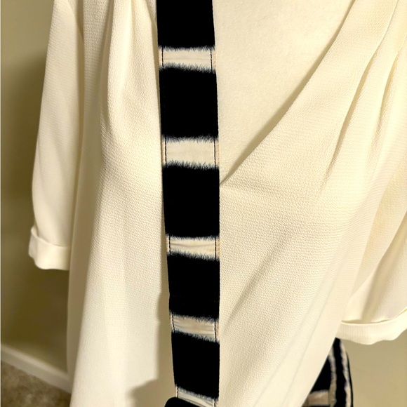 Chanel Messenger Bag - Picture 6 of 16